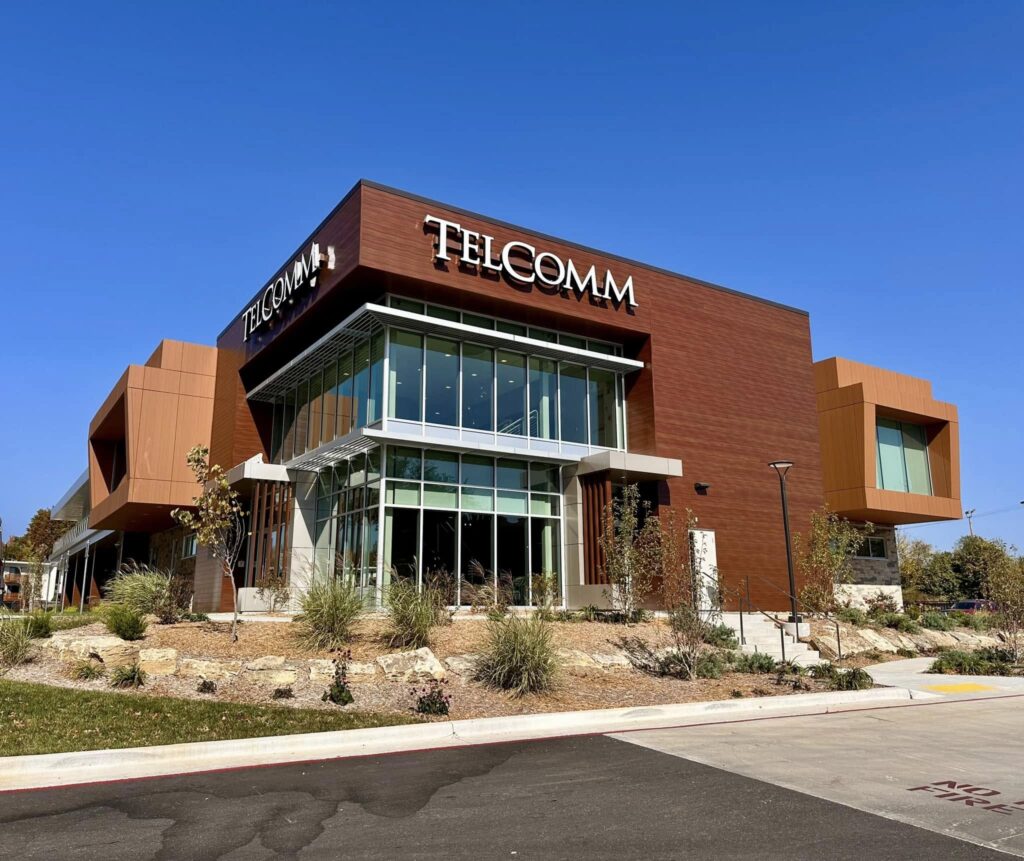 picture of the finished telcomm ops center